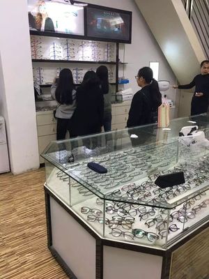 普寧網紅眼鏡店全城再掀熱潮，新店開業四折鉅惠引爆社交圈
